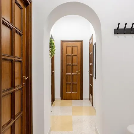 Vatican Area Stylish 2br Fast Wifi & Ac Apartment Rom